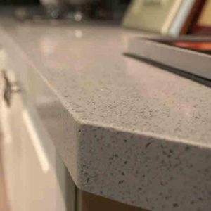 定制櫥柜石英石臺(tái)面優(yōu)點(diǎn)有哪些？一平米多少錢？